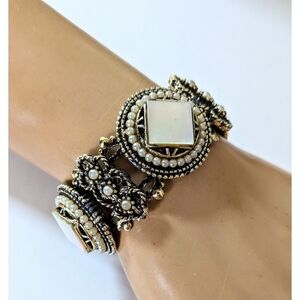 Vintage Mother Of Pearl Gold Tone Panel Station Faux Seed Pearl Bracelet 6.5"